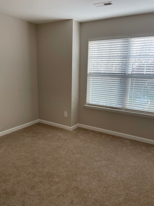 Building Photo - 311 Sandy Spring Ln