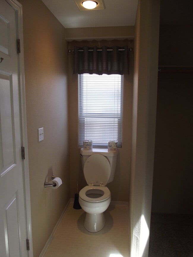 Building Photo - NIce Home