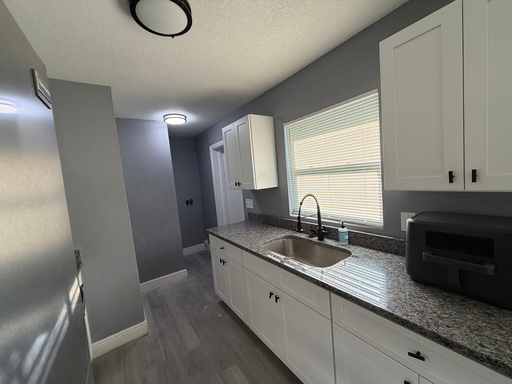 Building Photo - 830 Wooden Blvd