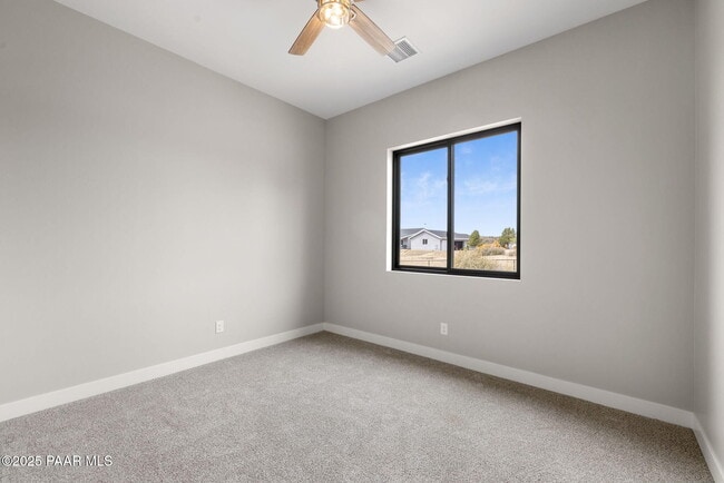 Building Photo - 4613 W Stazenski Rd