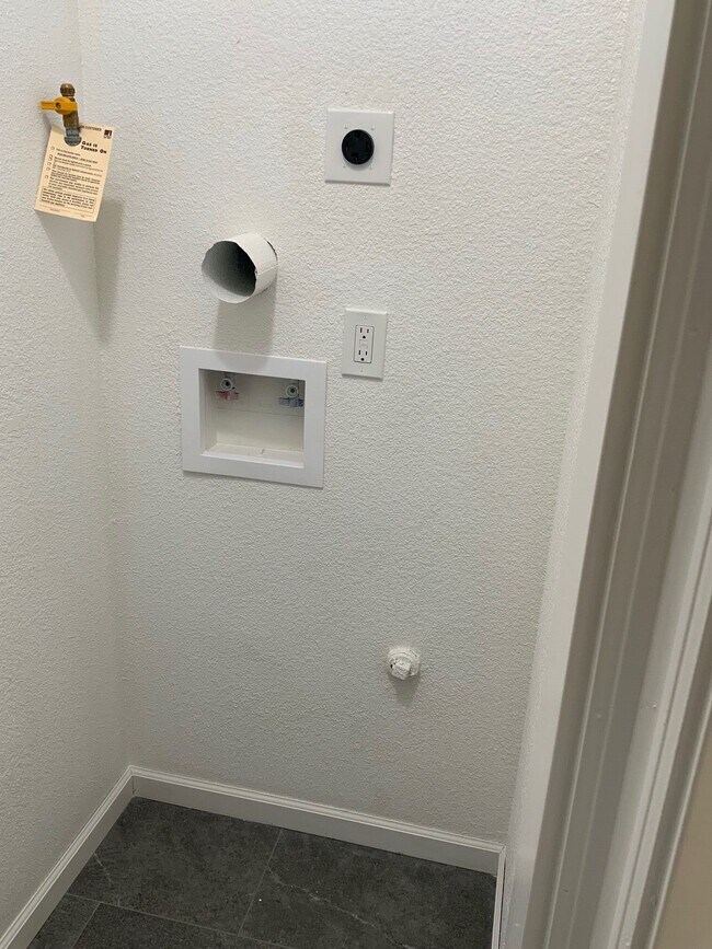 Building Photo - 1729 Bullard Ave.