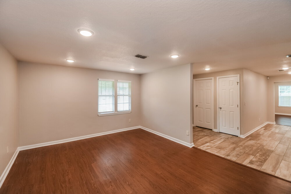 Building Photo - 8109 Grampell Dr