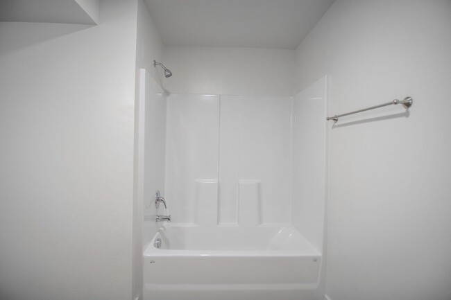 Building Photo - Built in 2022- 2-Bed, 2-Bath Apartments in...