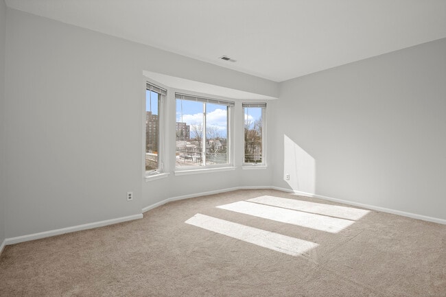 Building Photo - 1611 Washington Blvd