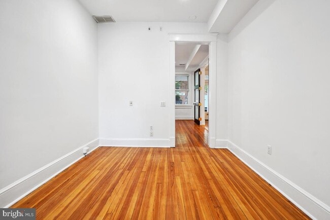 Building Photo - 1411 King St