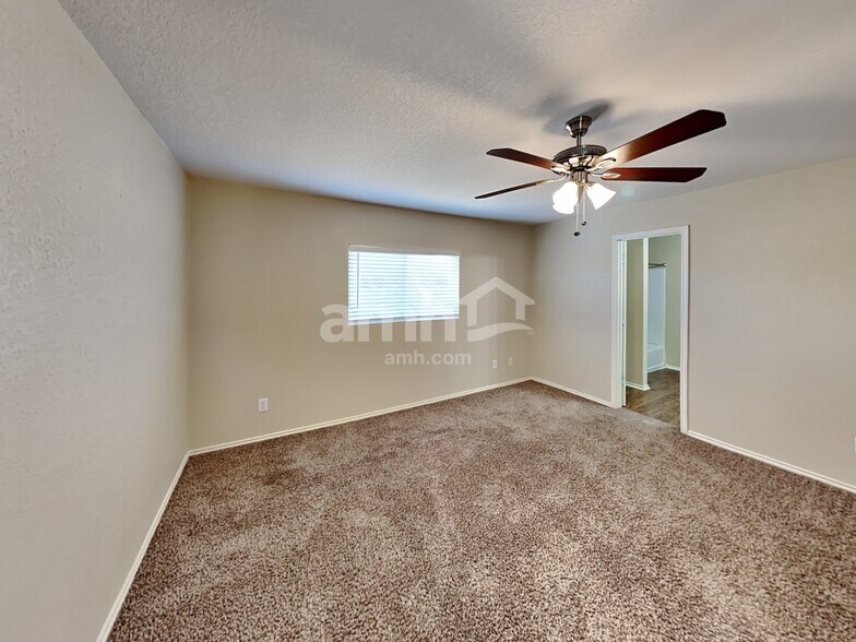 Building Photo - 3739 Hideaway Grn