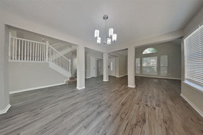 Building Photo - 3019 Highland Laurels Dr