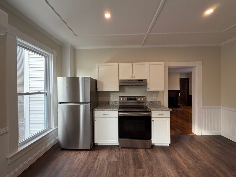 Building Photo - 5 Walker St