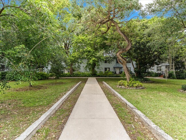 Building Photo - 5625 SW 80th St