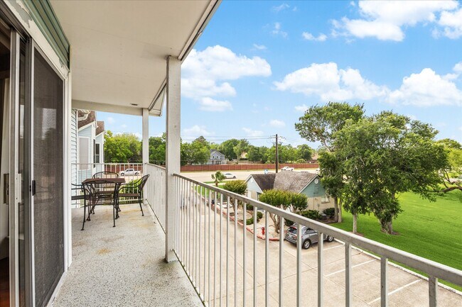 Building Photo - 18617 Egret Bay Blvd