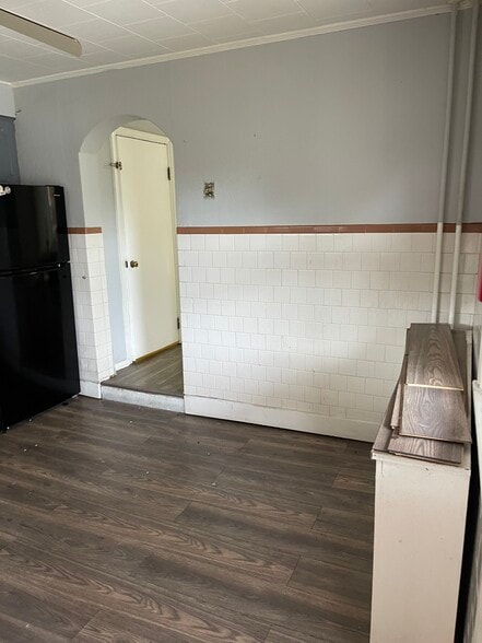 Building Photo - 59 E Paul Ave