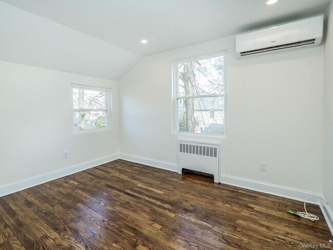 Building Photo - 2 B Jefferson Ct