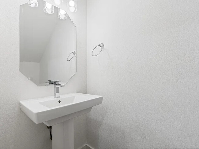 Building Photo - 2825 Townsend Dr