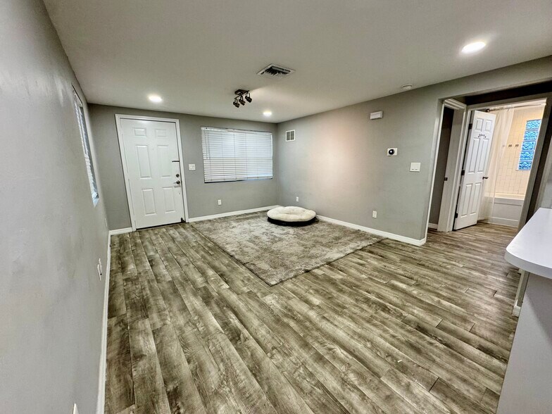 Building Photo - 1415 Diego St