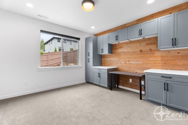 Building Photo - 990 W Magnolia Loop