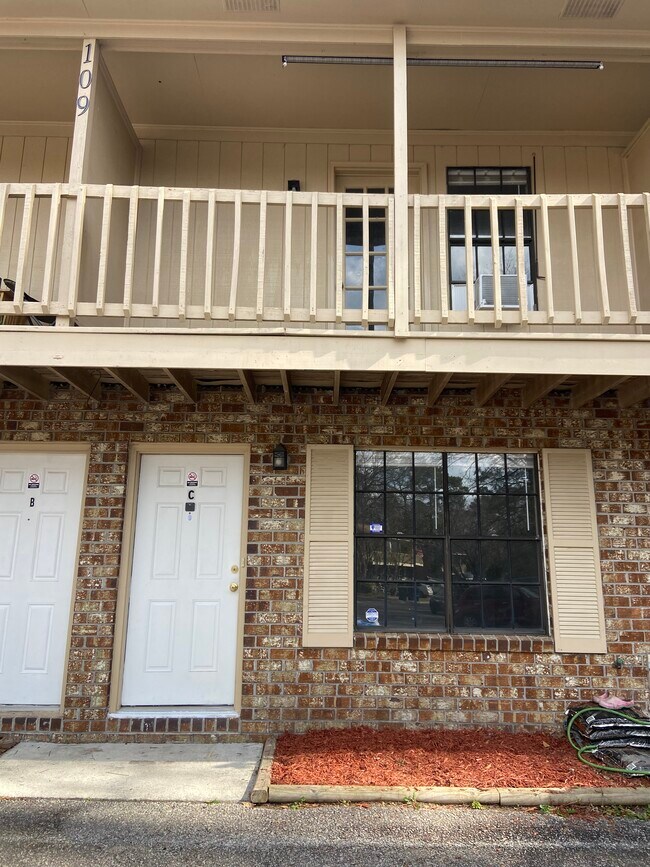 Building Photo - 109 Muir Ct