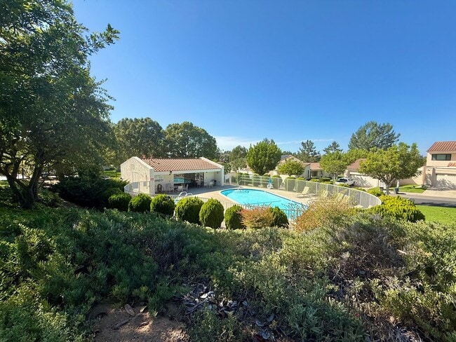 Building Photo - Beautifully Remodeled Home with an Extra L...