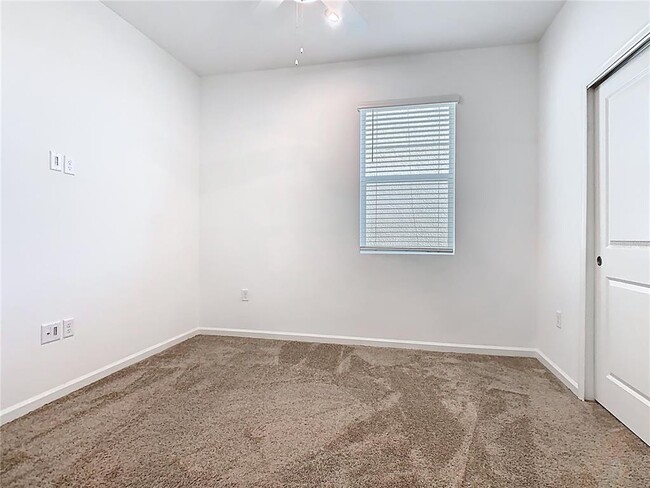 Building Photo - 1043 Lakeshore Breeze Pl
