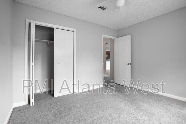 Building Photo - 5793 Williamsburg Trce