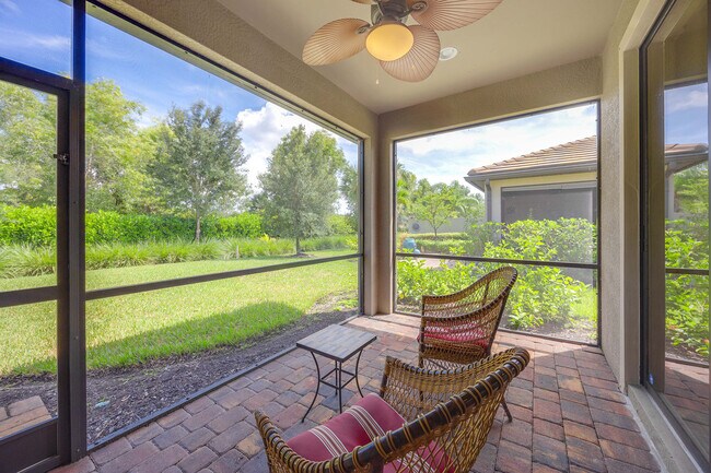 Building Photo - 7638 Jacaranda Ln