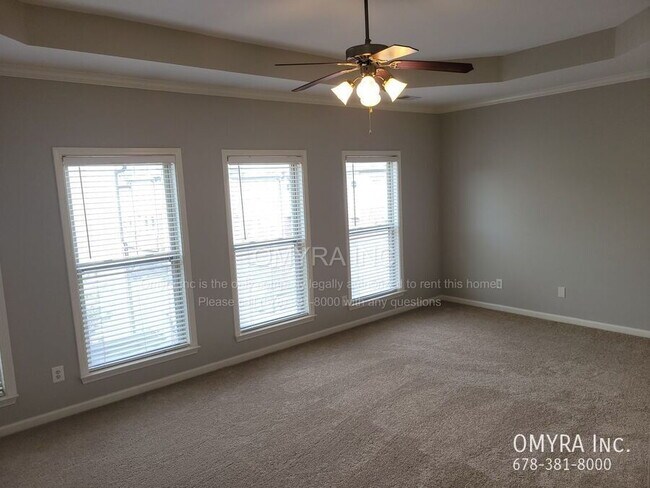 Building Photo - Luxurious 3 Bedroom Townhouse in Atlanta!
