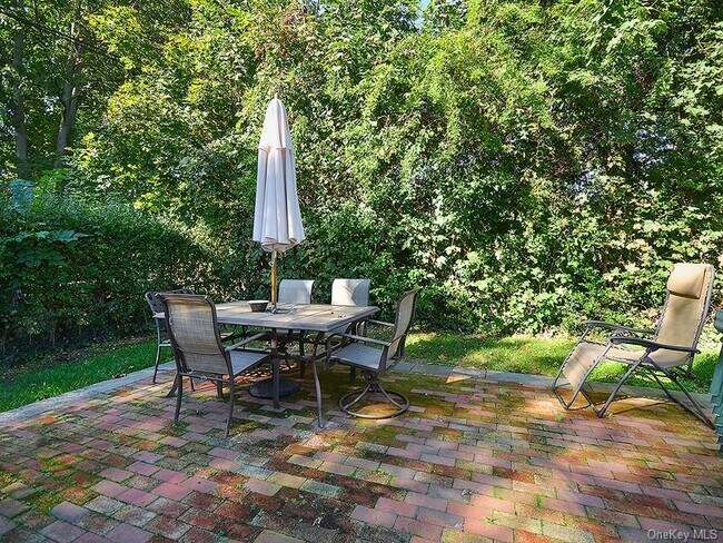 Building Photo - 82 Central Ave