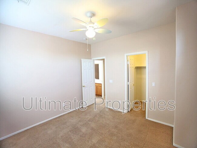 Building Photo - 16816 N 40th Dr
