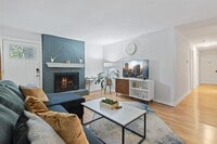 Building Photo - 2603 Parker Ln