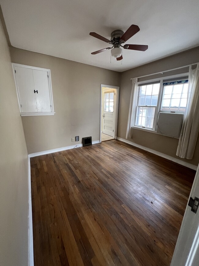Building Photo - 1404 White Ave