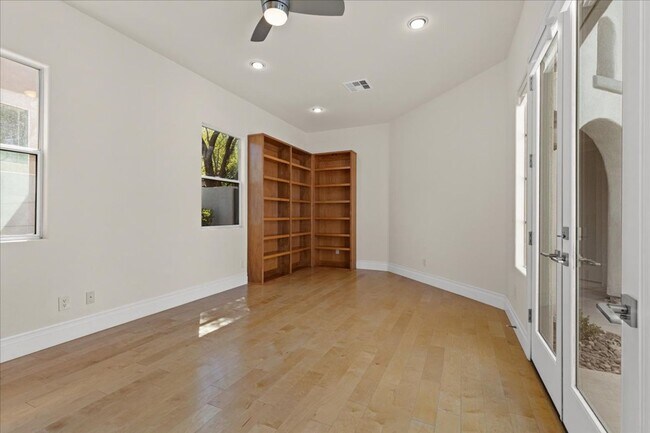 Building Photo - 3043 Red Springs Dr