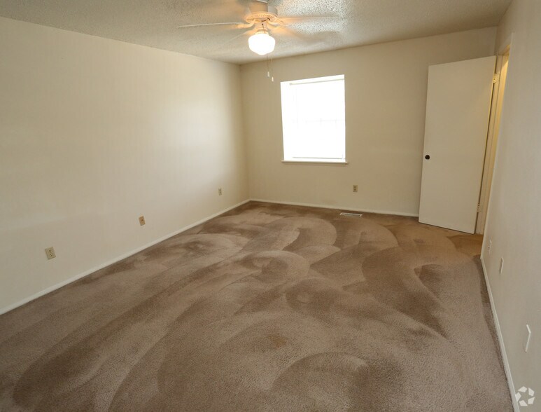 Camelot Apartments and Townhomes 4001 Old Warren Rd Pine Bluff AR