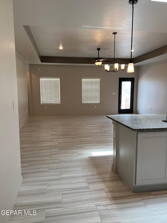 Building Photo - 208 Farnborough St