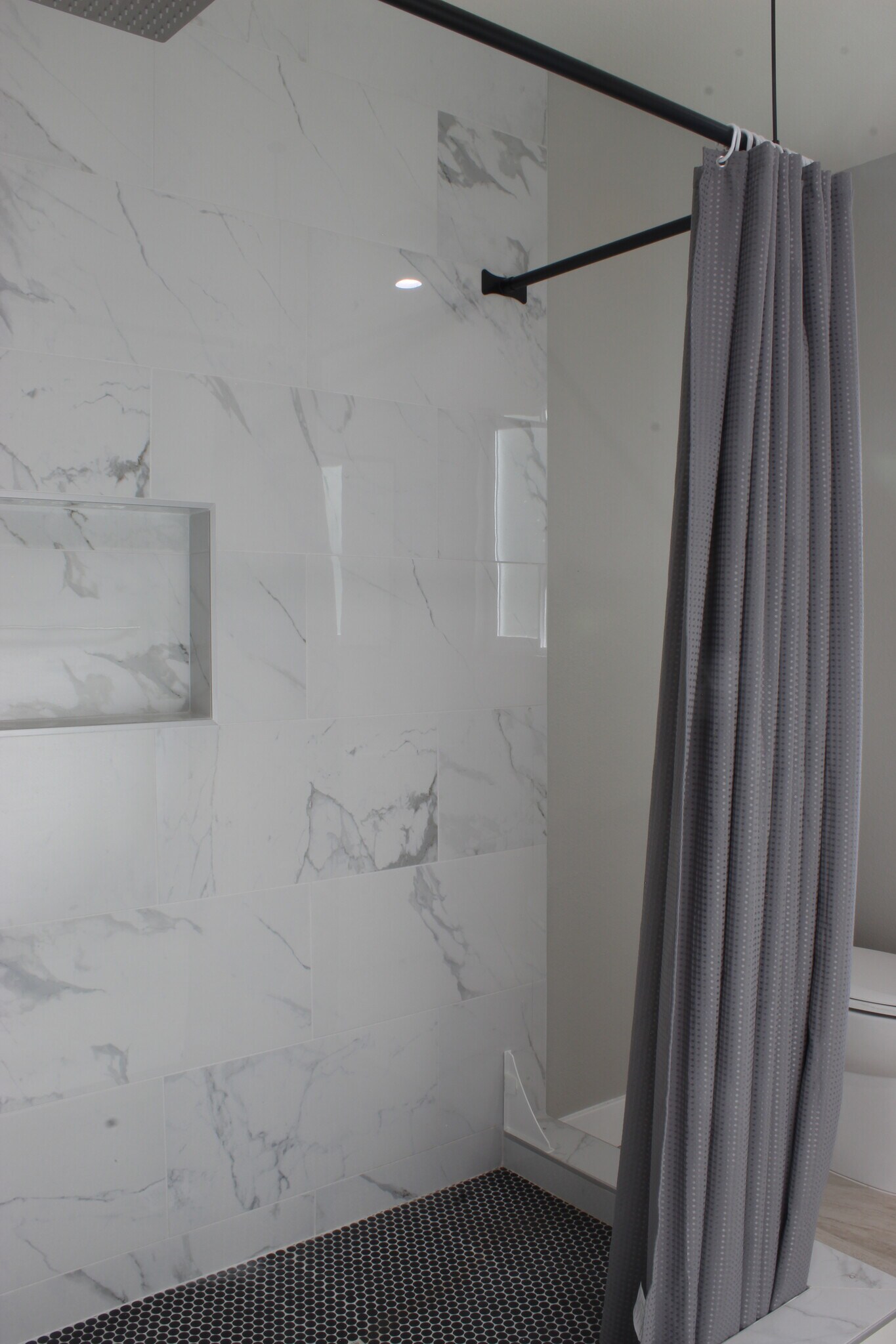 En-Suite Bathroom - 20801 Bassett St