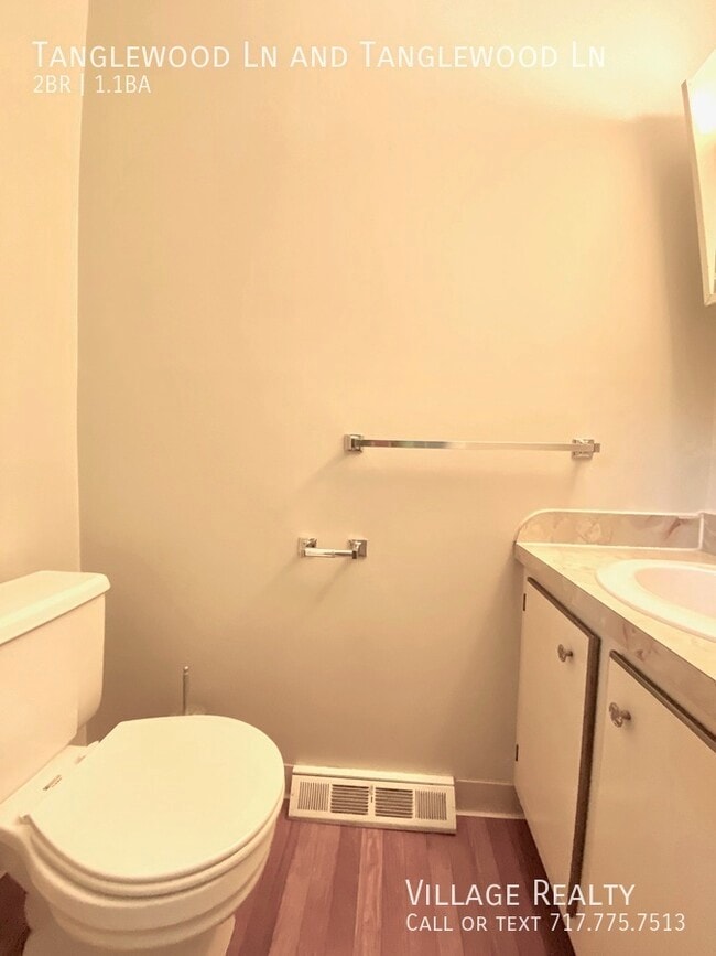 Building Photo - 442 Tanglewood Ln