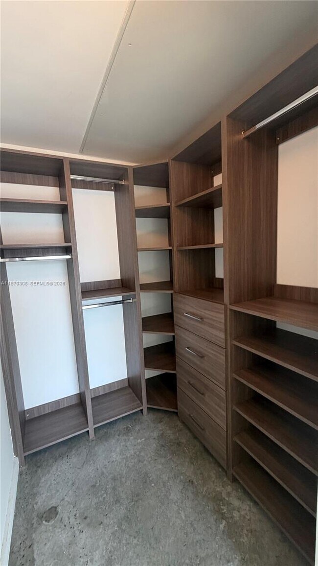 Building Photo - 151 SE 1st St