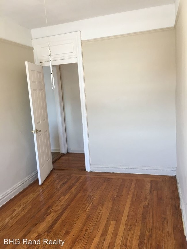 Building Photo - 1 br, 1 bath Apartment - 1441 Parker St