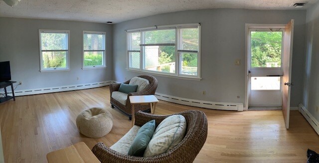 Building Photo - 136 Briarheath Ln