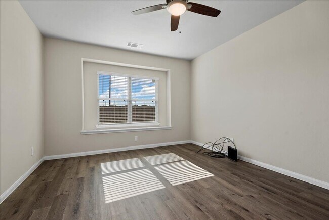 Building Photo - 5639 Brooklyn Rose Dr
