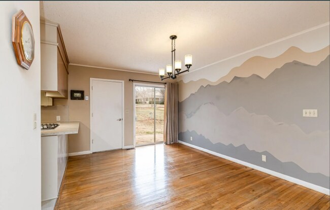 Building Photo - 3 Bed 1.5 Bath in Sand Springs!