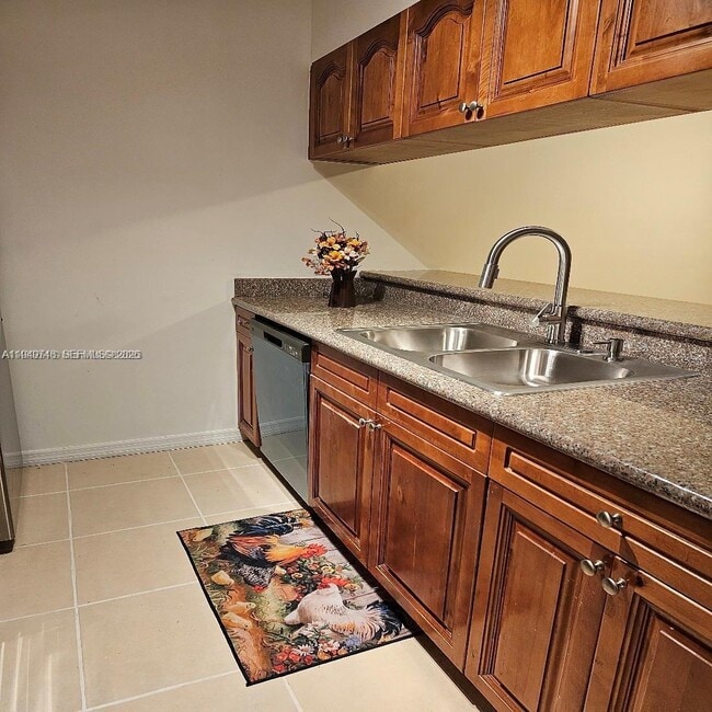 Building Photo - 8180 Geneva Ct