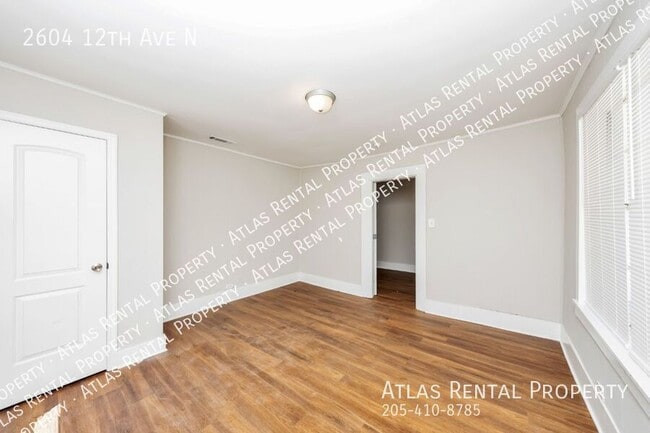 Building Photo - 2604 12th Ave N