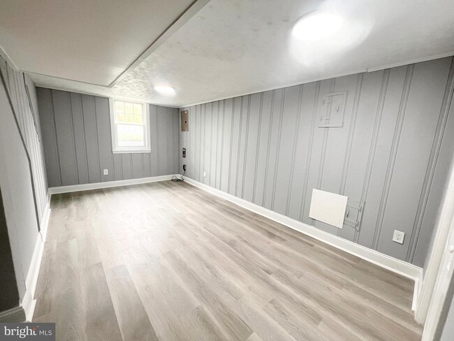 Building Photo - 6701 Dorman St