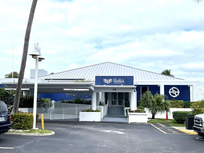 Building Photo - 134 Lakeshore Dr