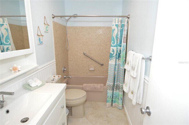 Building Photo - 213 Sea Horse Dr SE