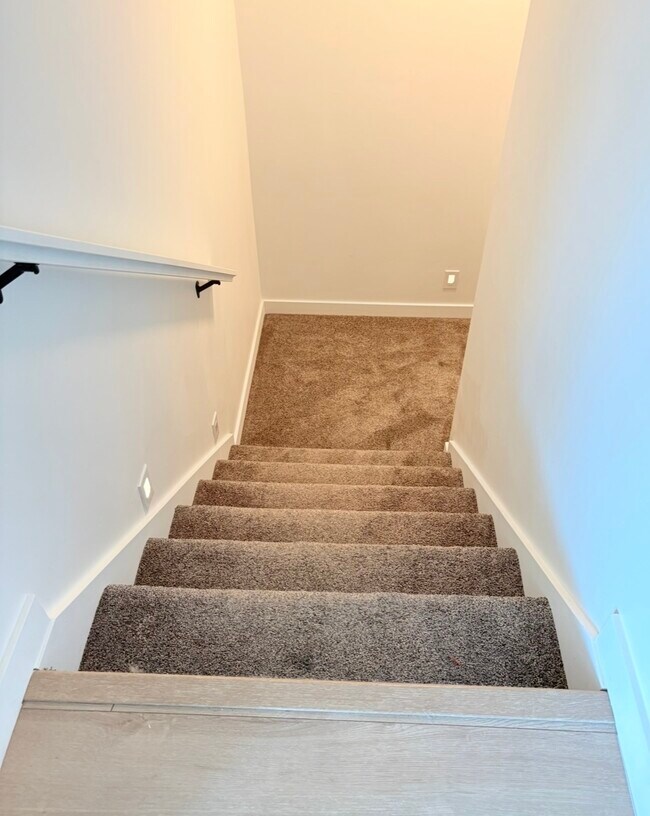 Building Photo - 2693 E Gambel Oaks Dr