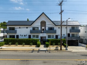 Building Photo - 1212 N Gower St