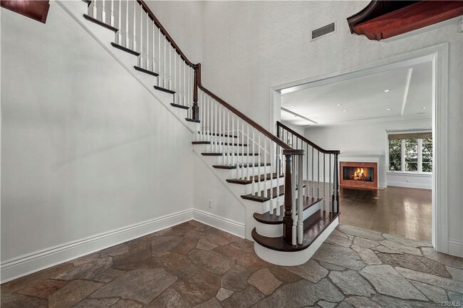 Building Photo - 4791 White Oak Ave