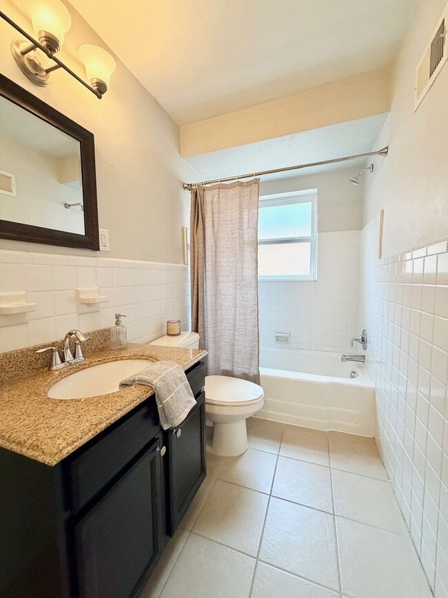 Building Photo - Nagel Avenue Apartments