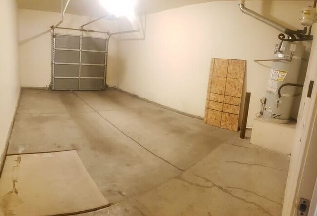 Building Photo - TANAMERA CONDOMINIUMS 1 bed 1 bath 1 car g...