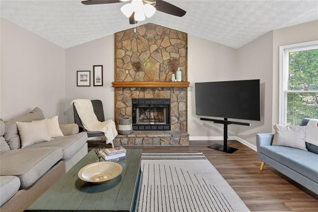 Building Photo - 2562 Kennesaw Springs Ct